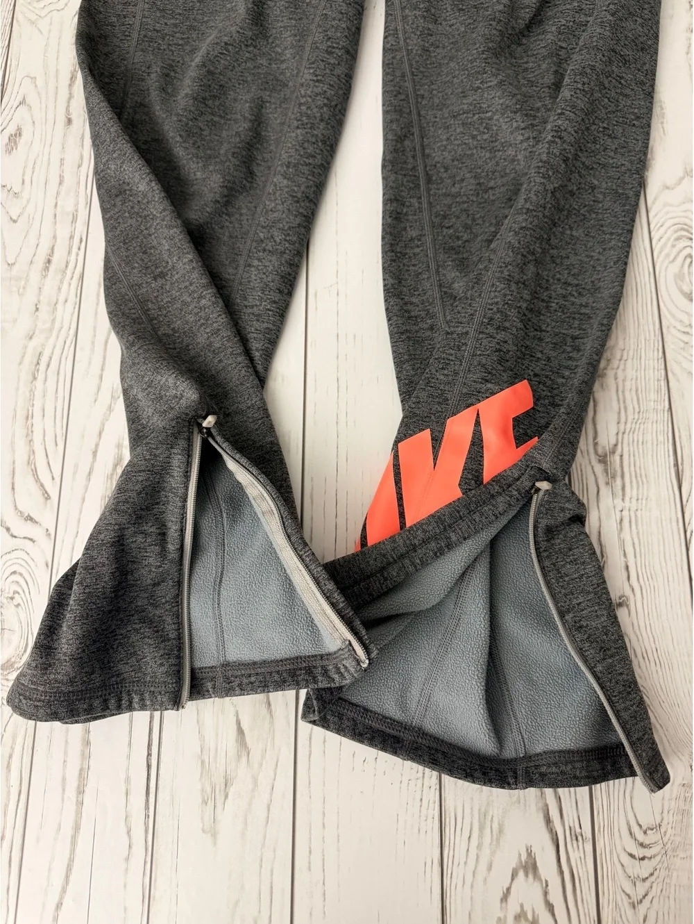Nike Women Small Therma-Fit Sweatpants Dark Gray with Coral Logo